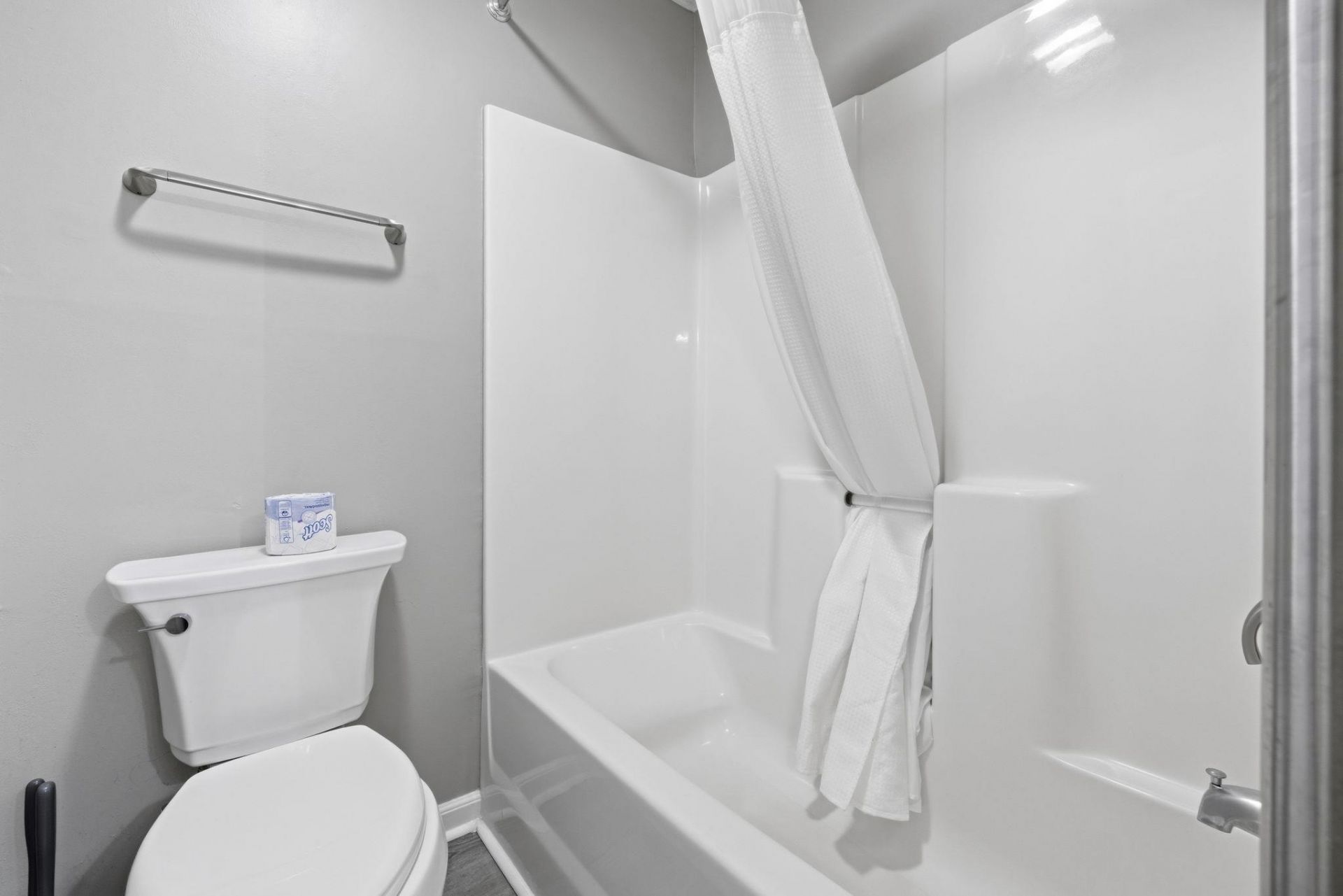 215 Pinehurst Ln.  Photo 23