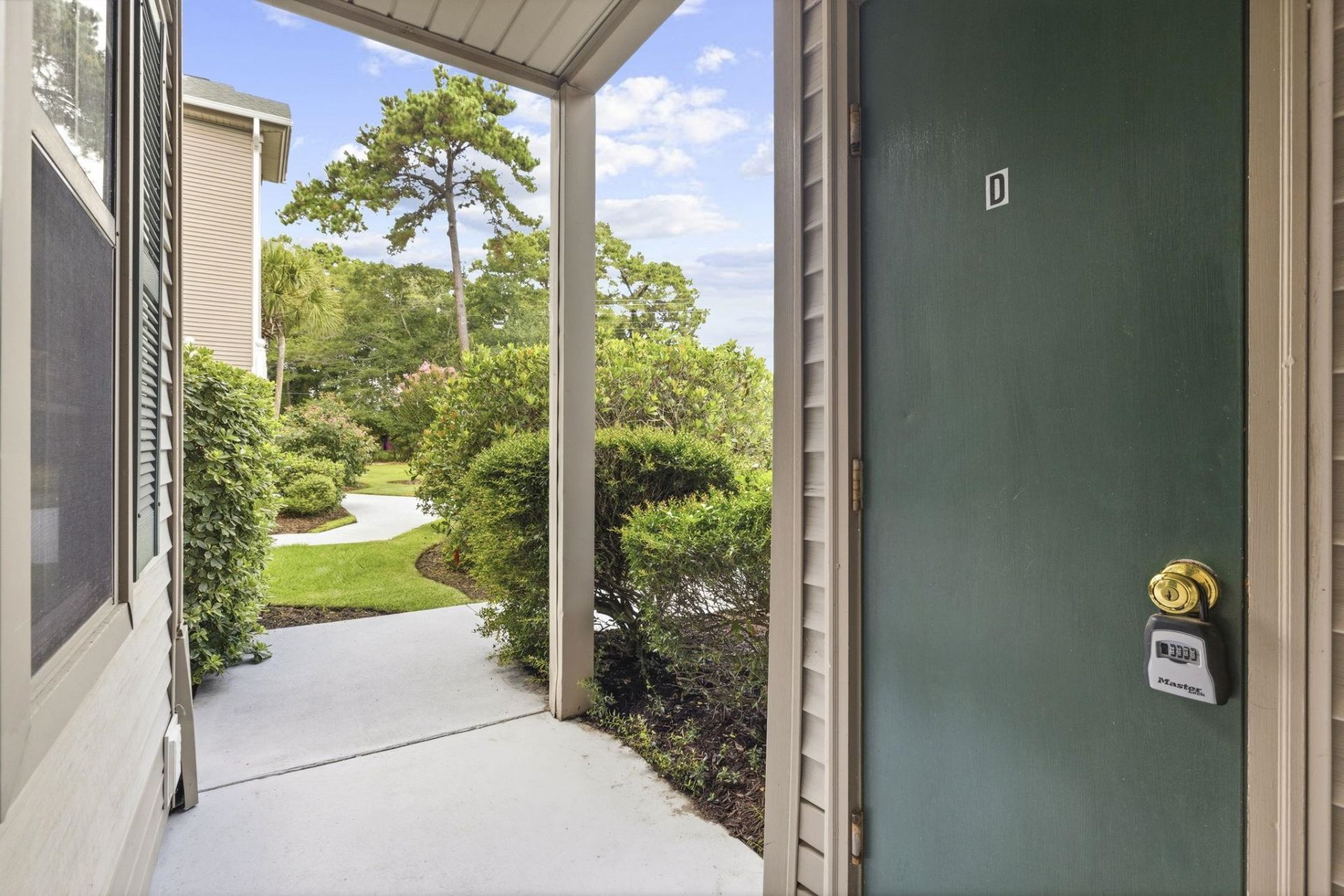 215 Pinehurst Ln.  Photo 4