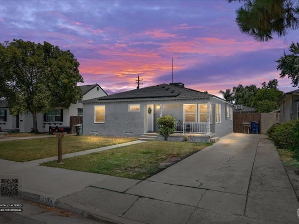 3104 Oak Place, Bakersfield, CA 93304