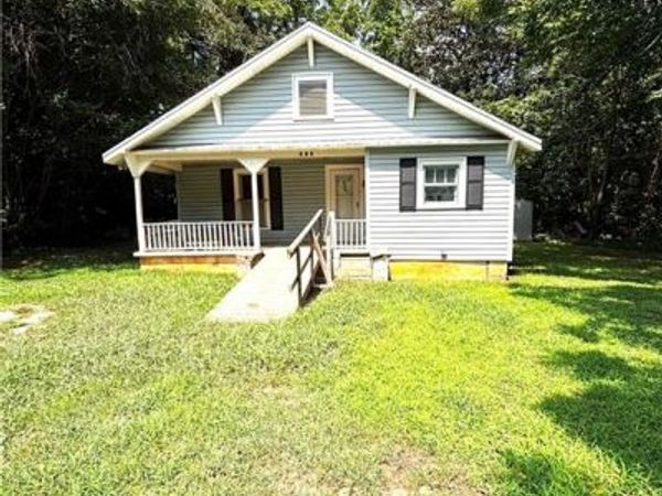 215 upton Street, Randleman, NC 27317
