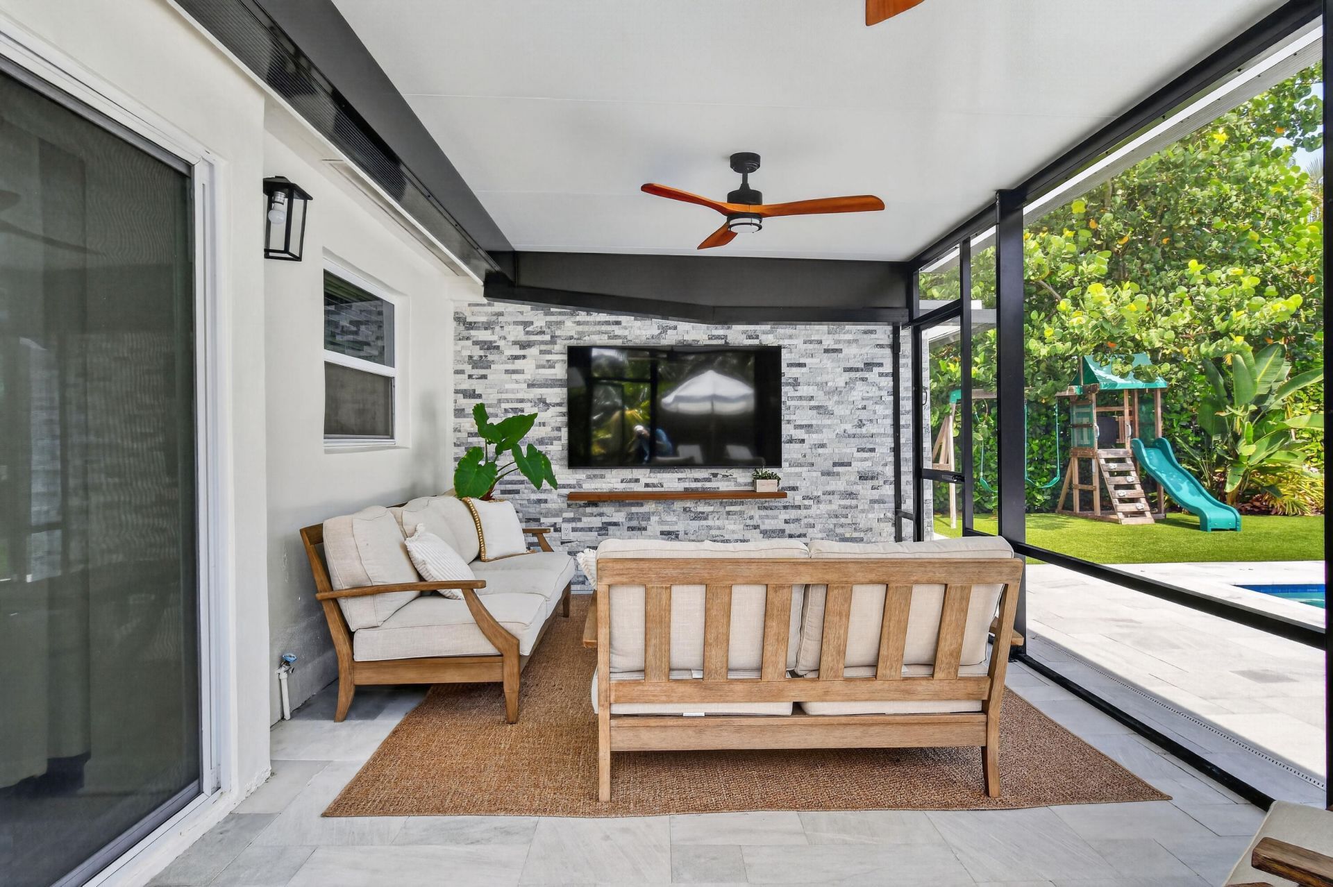 2427 Country Oaks Lane, Palm Beach Gardens, FL 33410 Photo