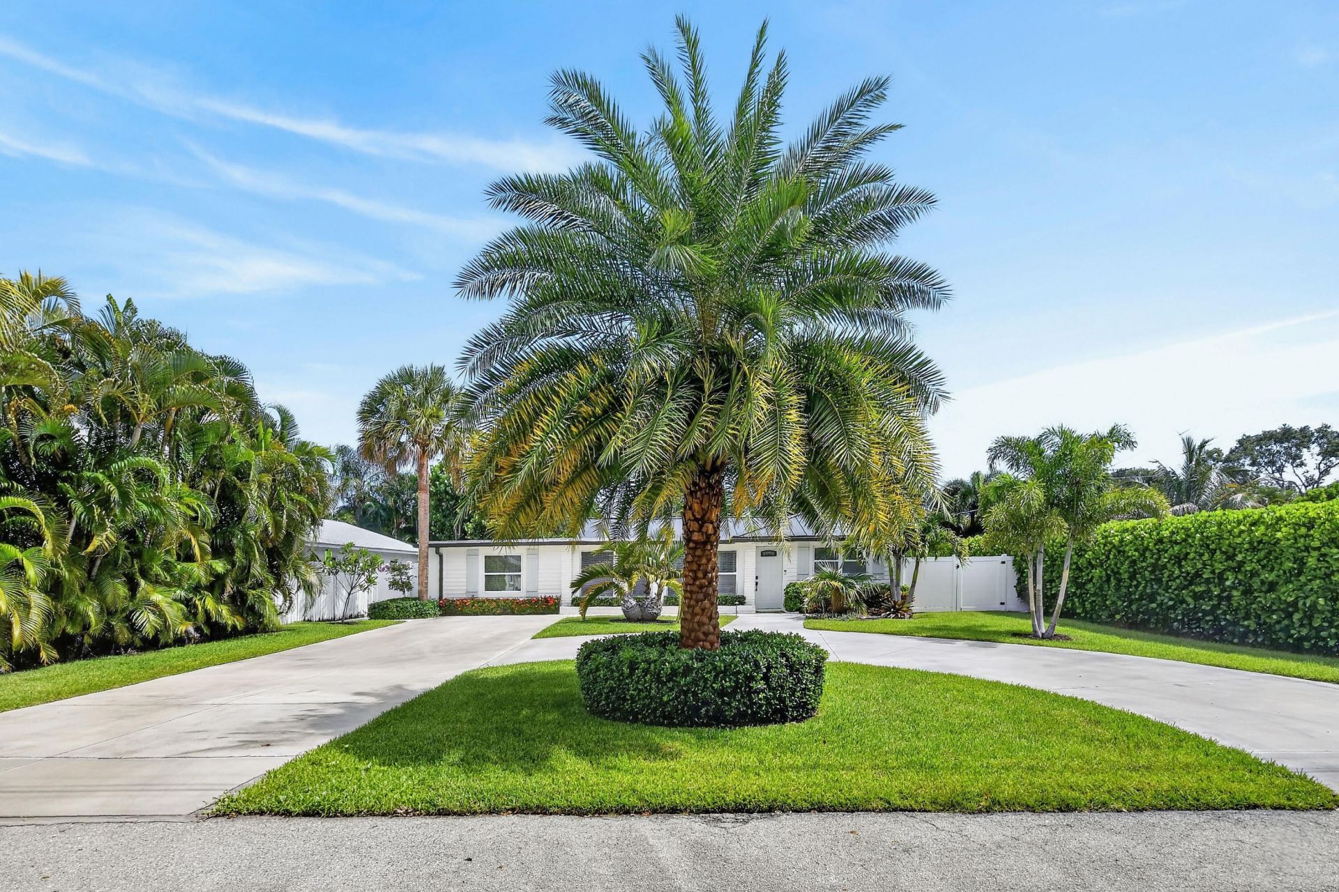 2427 Country Oaks Lane, Palm Beach Gardens, FL 33410 Photo