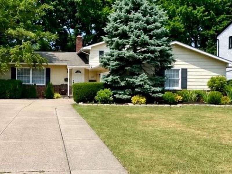 26888 Sweetbriar Drive, North Olmsted, OH 44070 Photo 1