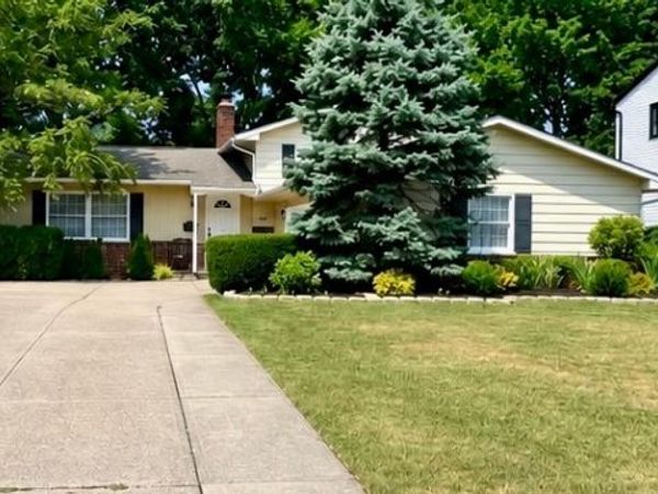 26888 Sweetbriar Drive , North Olmsted, OH 44070