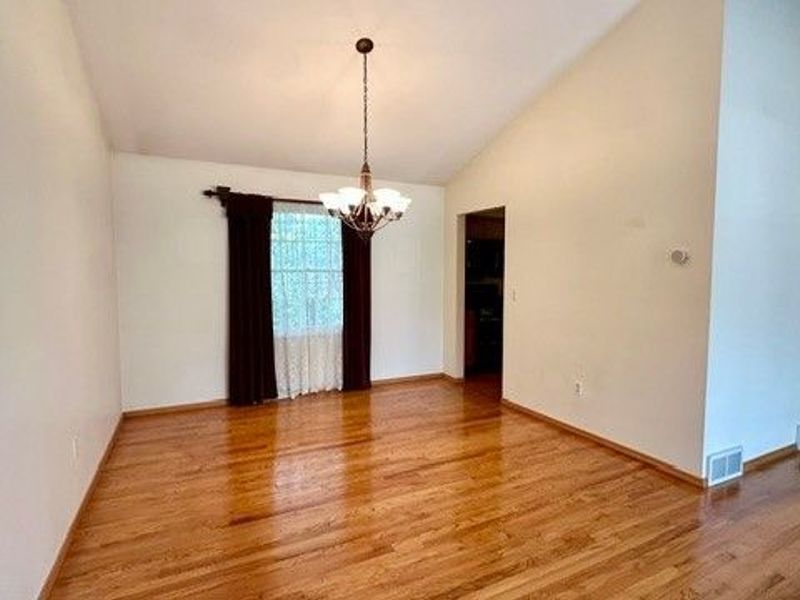 26888 Sweetbriar Drive, North Olmsted, OH 44070 Photo 5