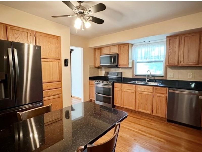 26888 Sweetbriar Drive, North Olmsted, OH 44070 Photo 9