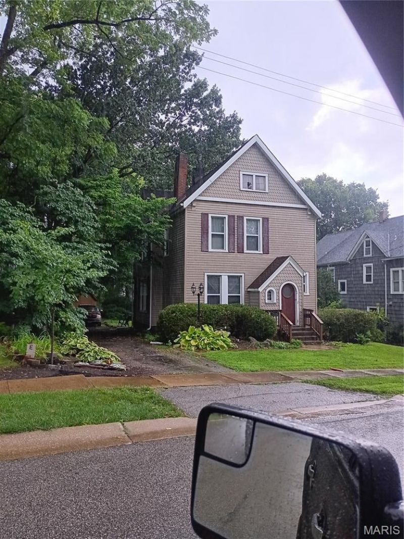 109 N Old Orchard Avenue, Webster Groves, MO 63119 Main Photo