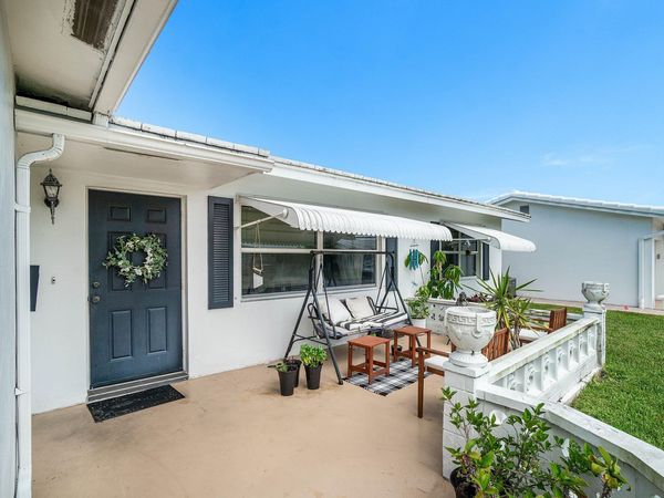 114 SW 8th Court, Boynton Beach, FL 33426