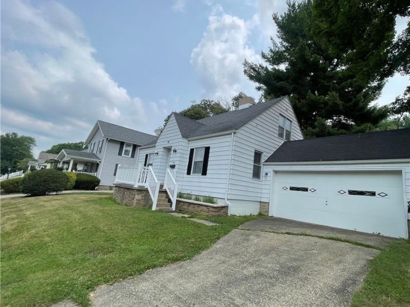 810 Highland Boulevard, Coshocton, OH 43812 Photo 2