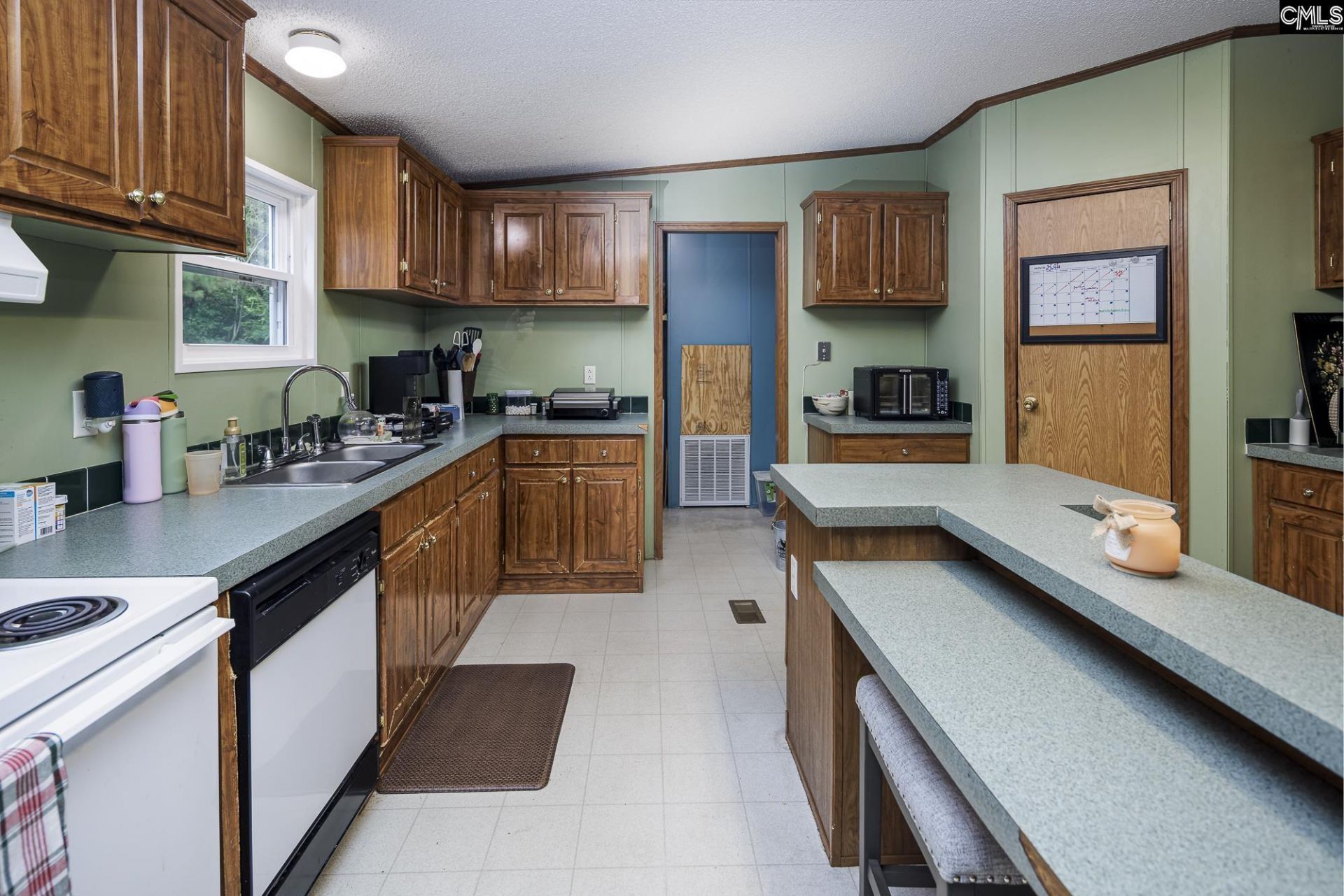 352 Birch Street Photo 10