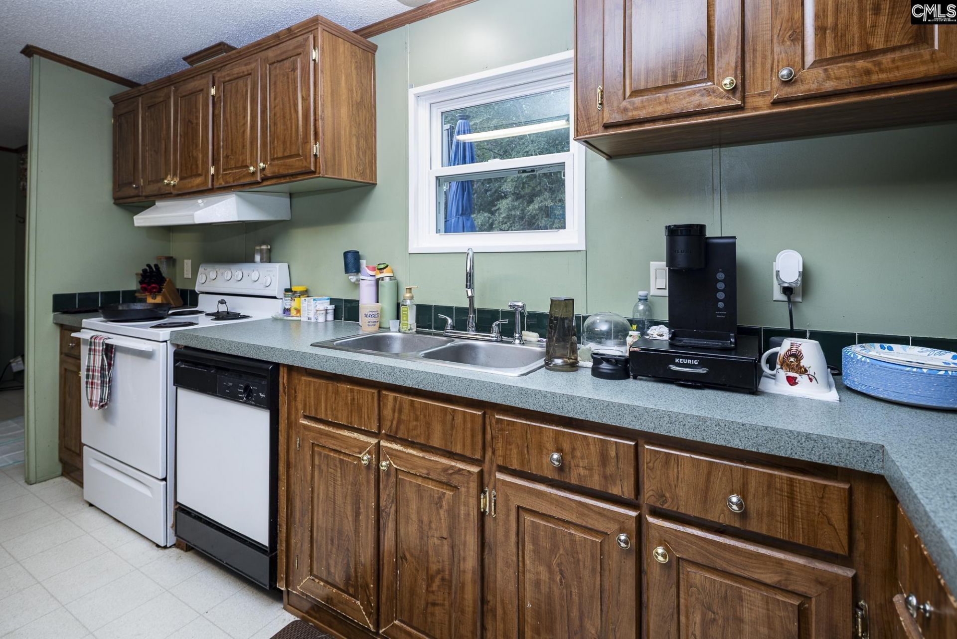 352 Birch Street Photo 11