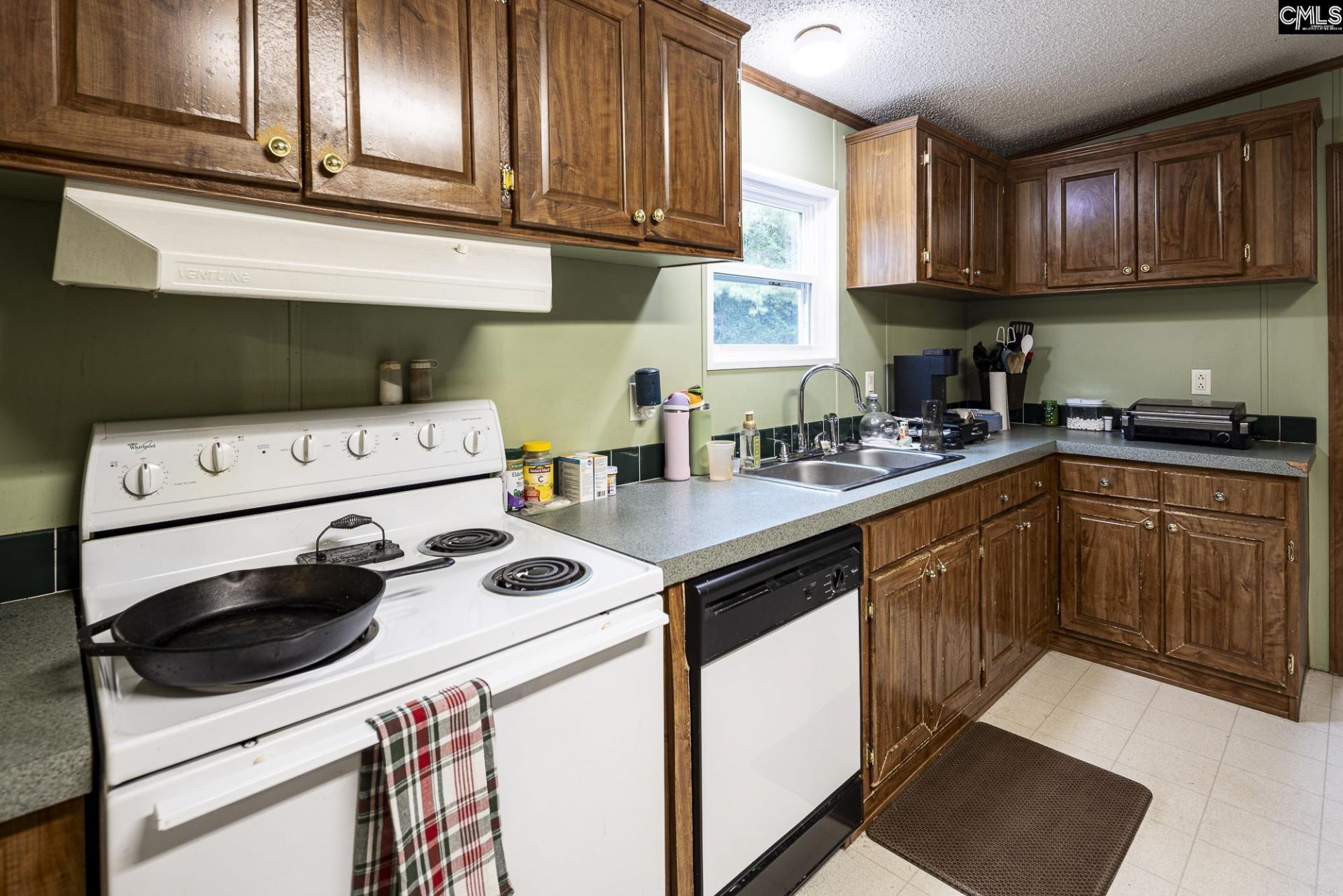 352 Birch Street Photo 12