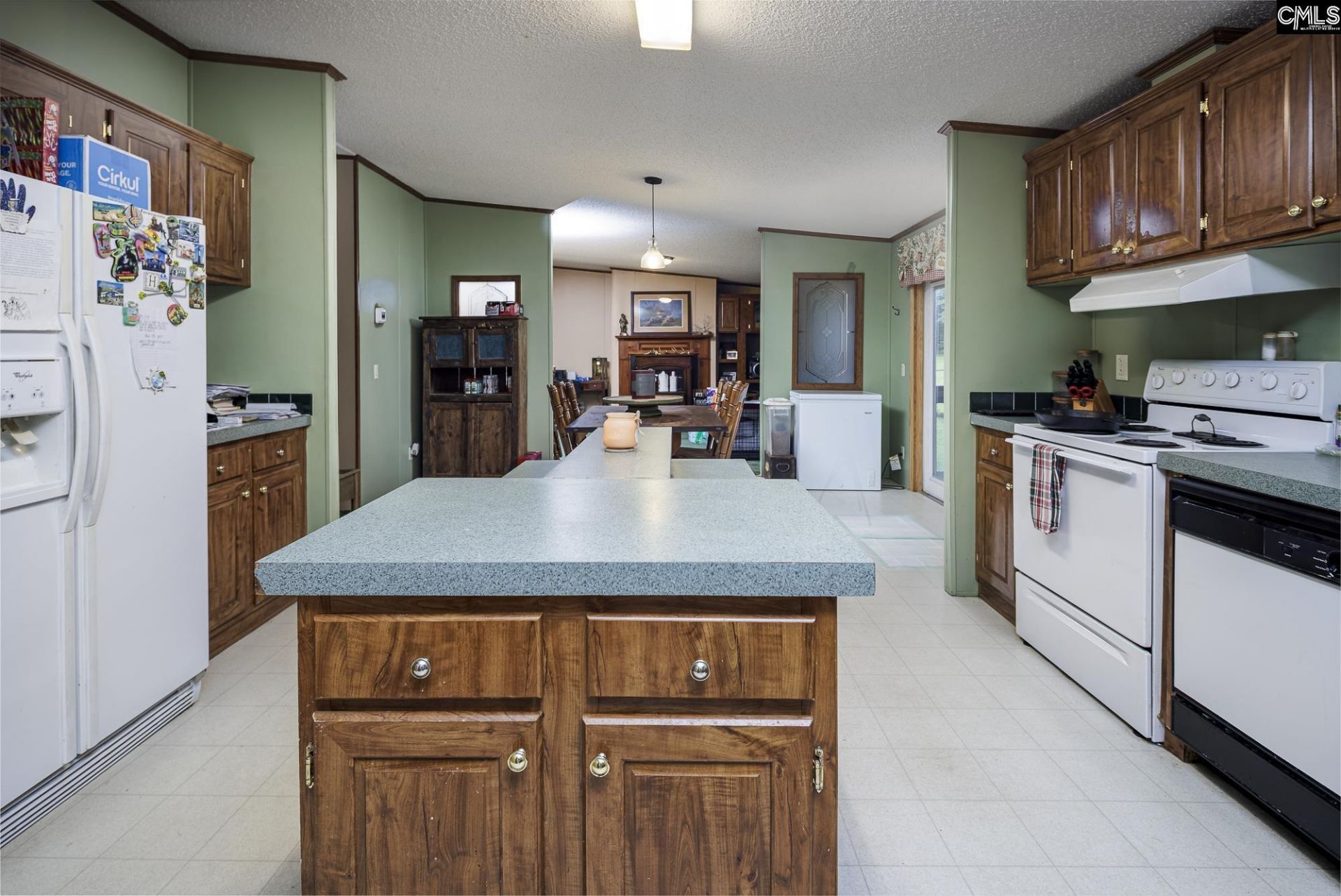 352 Birch Street Photo 15