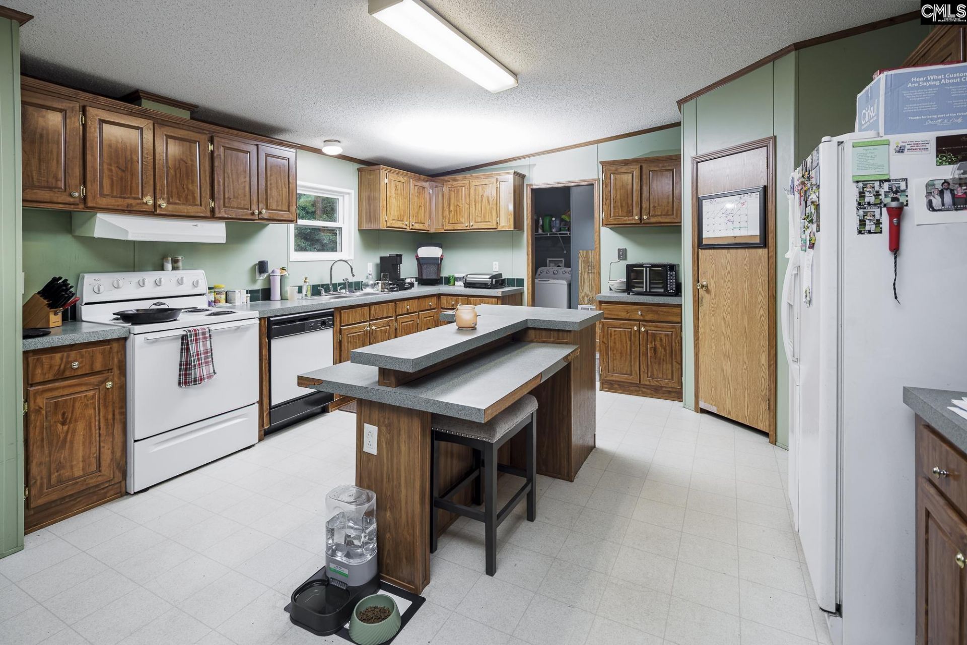 352 Birch Street Photo 9