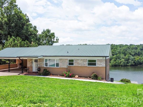 4852 Midway Sand Road , Hickory, NC 28601