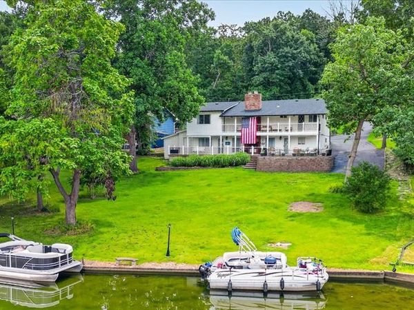 3661 S Lakeshore Drive , Byrnes Mill, MO 63051