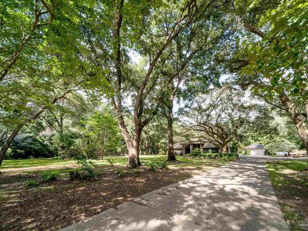 3140 Sonya St, Pace, FL 32571