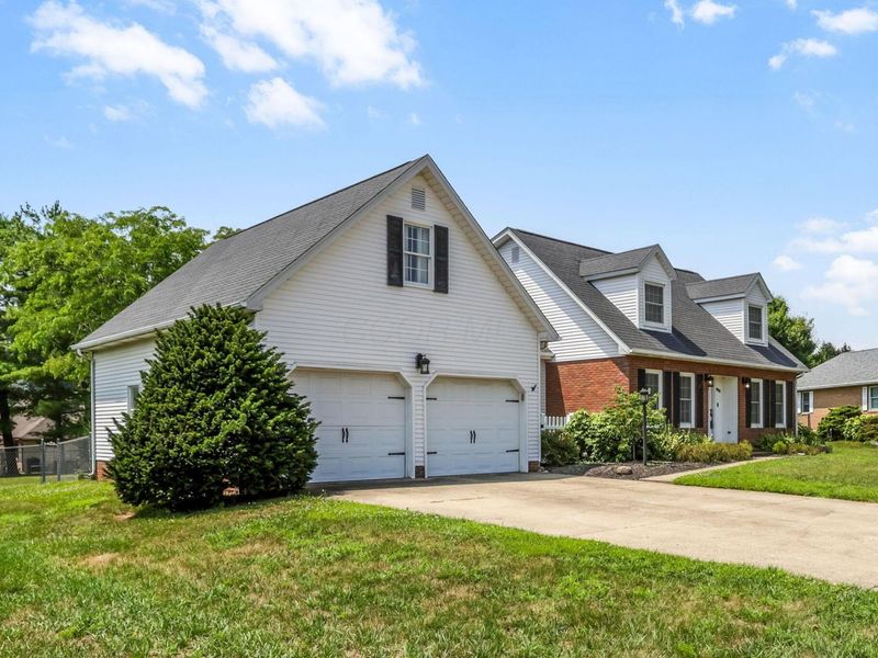 405 Ridgedale Drive, Circleville, OH 43113 Photo 2