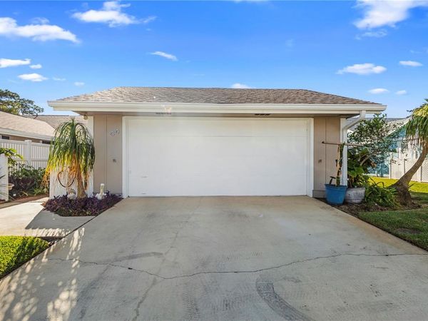 44 FORE DRIVE , NEW SMYRNA BEACH, FL 32168