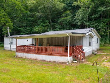 501 Left Fork Moore Creek Road, Fourmile, KY 40939