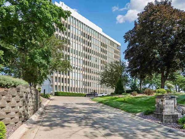 2222 NE 1st Ave, Unit 601-602, Cedar Rapids, IA 52402