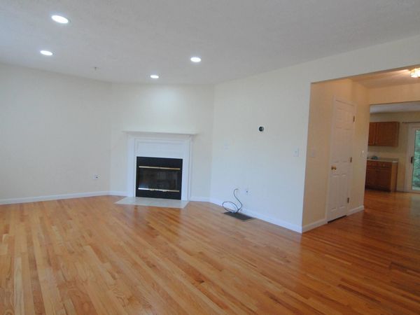 68 Georgetown Drive, Nashua, NH 03062