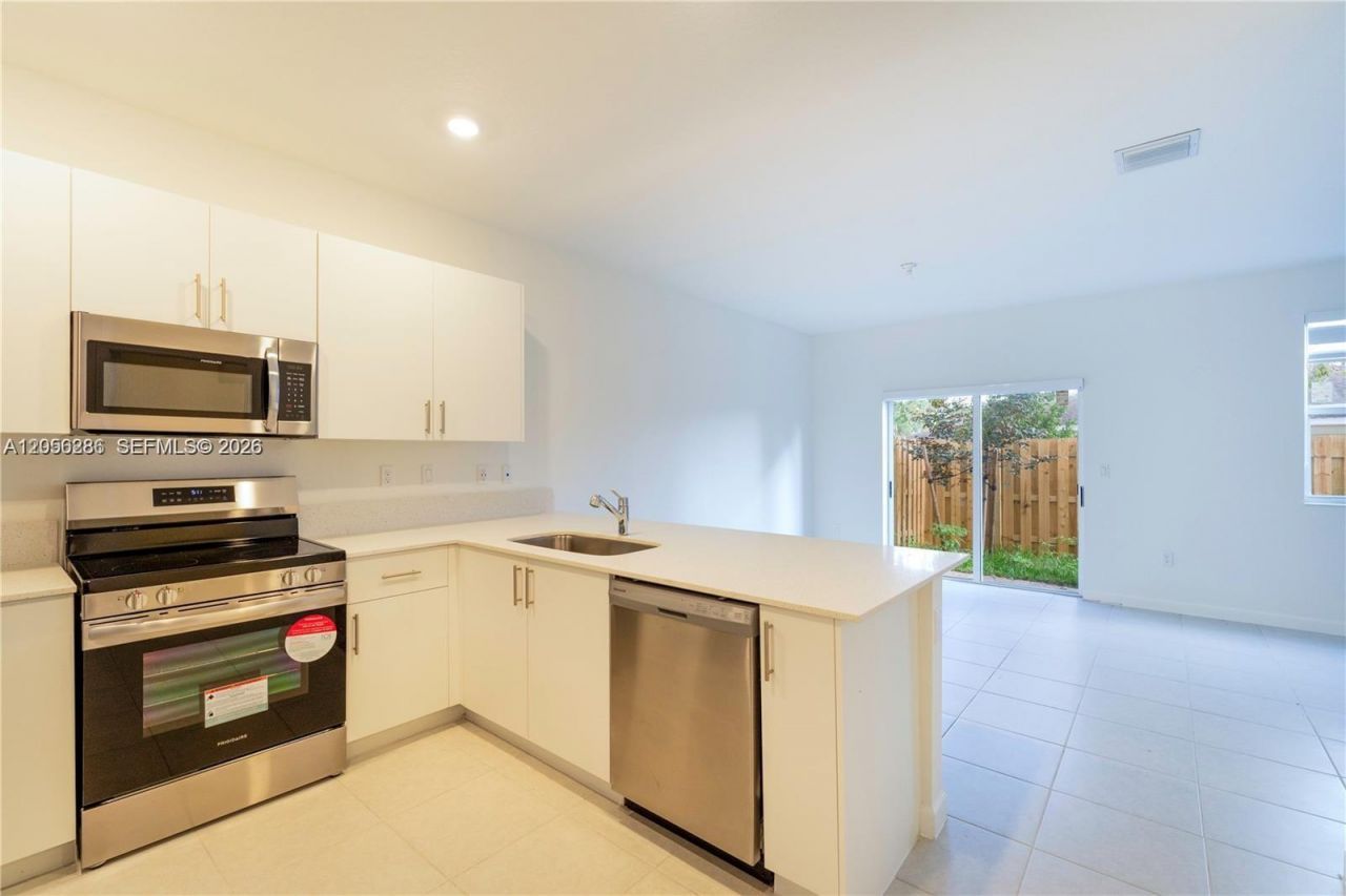 5514 NW 27th St , Unit 5514, Lauderhill, FL 33313 Photo