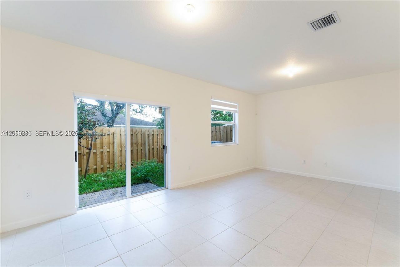 5514 NW 27th St , Unit 5514, Lauderhill, FL 33313 Photo