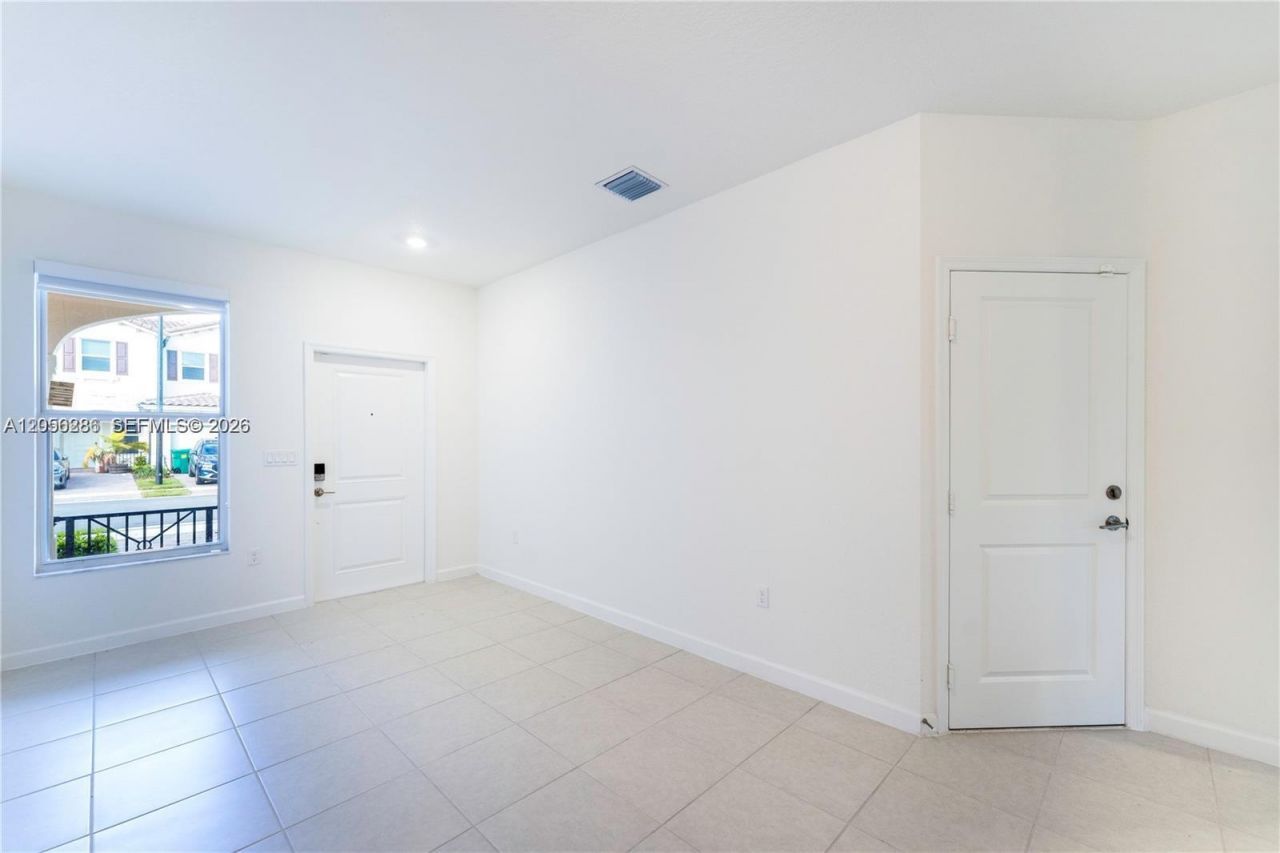5514 NW 27th St , Unit 5514, Lauderhill, FL 33313 Photo