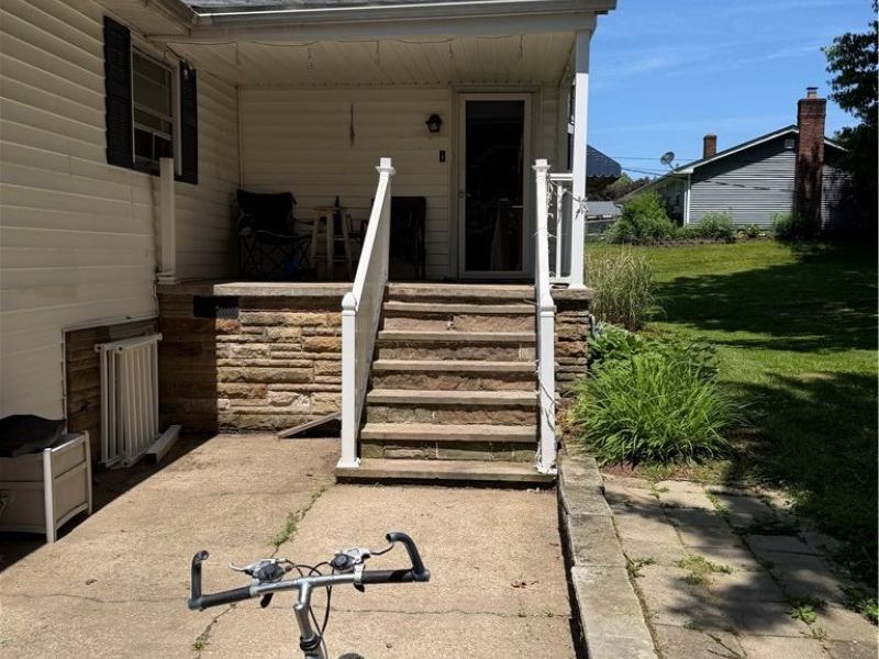 327 Cayuga Avenue NW, Canton, OH 44708 Photo 3