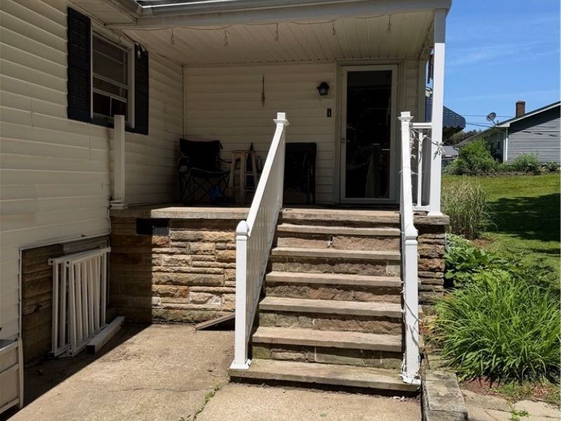 327 Cayuga Avenue NW, Canton, OH 44708 Photo 4