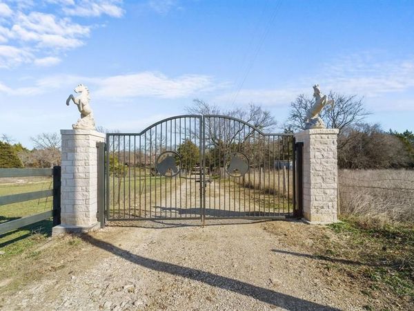 1006 S Clark Road, Cedar Hill, TX 75104