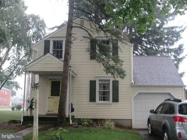 3841 BRISBAN STREET , HARRISBURG, PA 17111