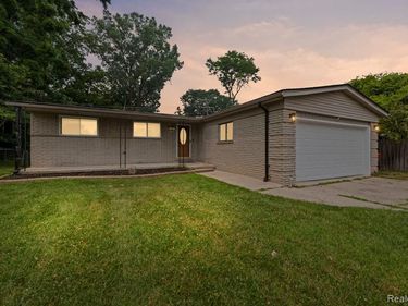 30371 Park Lane, Southfield, MI 48076
