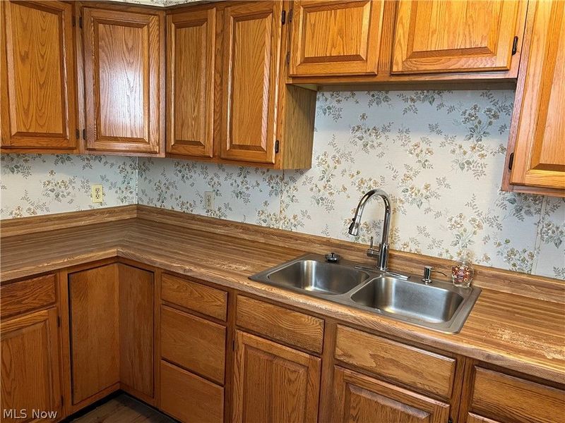 306 N 2nd Street, Bethesda, OH 43718 Photo 3