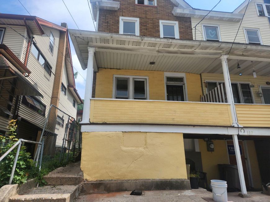 115 W Railroad Street, Nesquehoning, PA 18240 Main Photo