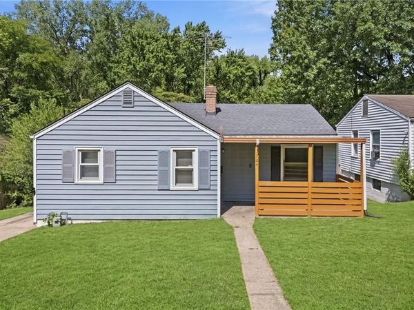 1704 S Brookside Avenue, Independence, MO 64052