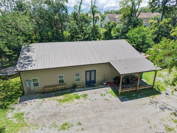 176 S Palmers Chapel Rd , White House, TN 37188