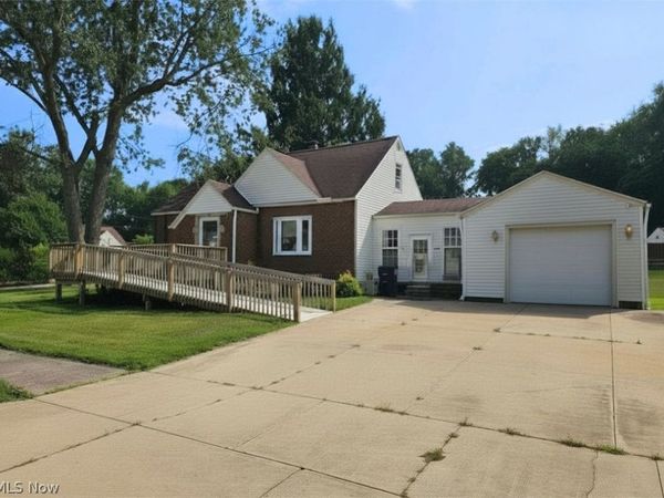 192 Davenport Avenue , Akron, OH 44312