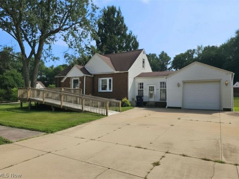 192 Davenport Avenue, Akron, OH 44312 Photo 1