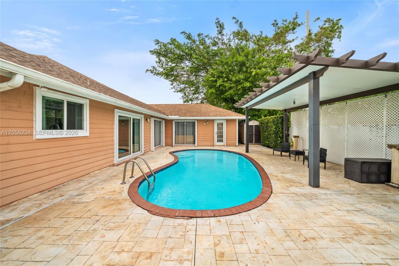 14145 SW 100th Ter , Miami, FL 33186 Photo