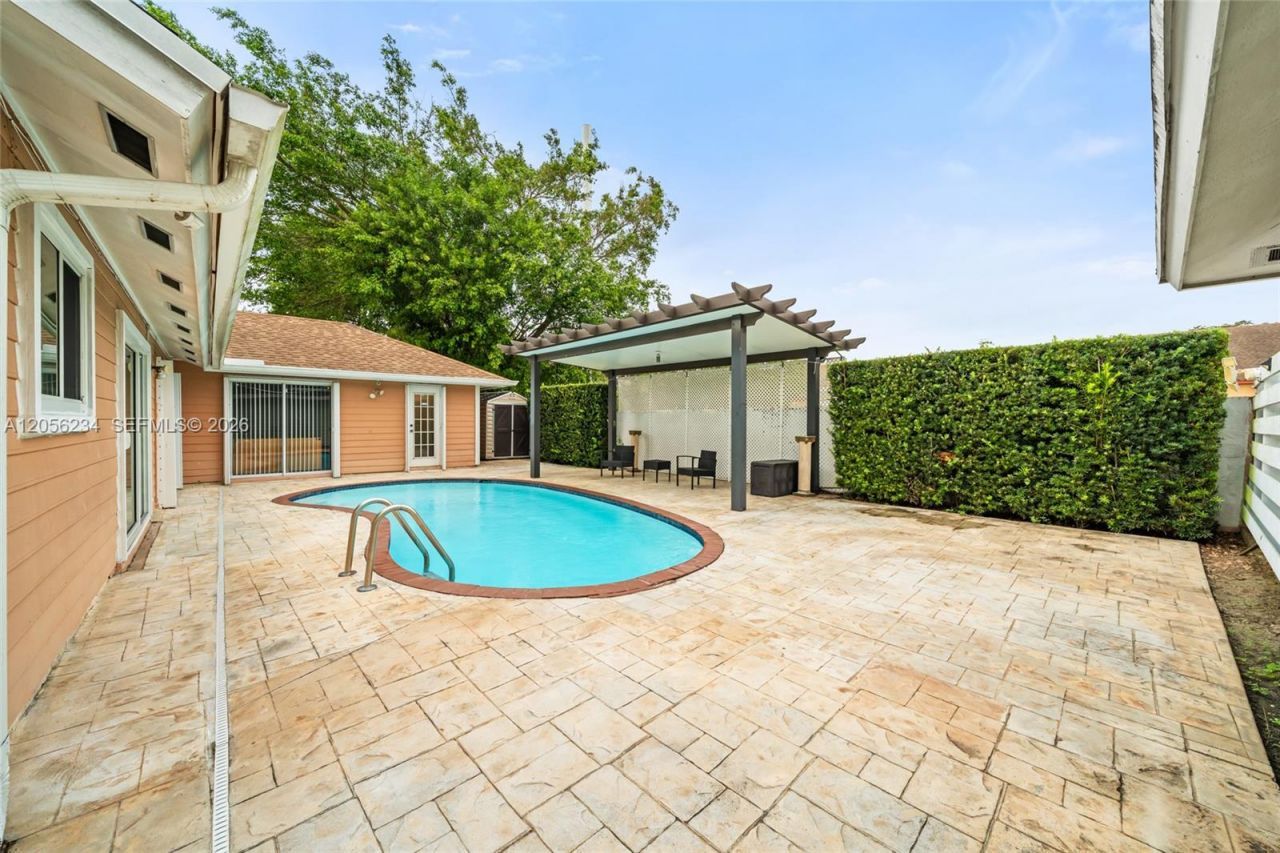 14145 SW 100th Ter , Miami, FL 33186 Photo
