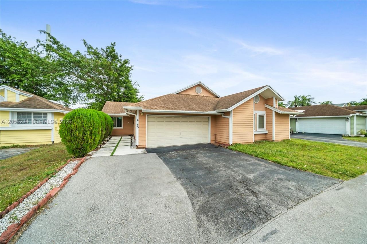 14145 SW 100th Ter, Miami, FL 33186 Photo