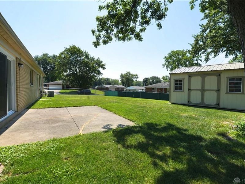 7342 Belle Plain Drive, Huber Heights, OH 45424 Photo 24