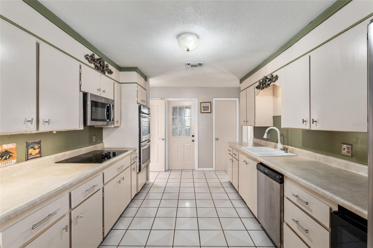 8544 NW 160th Avenue, Morriston, FL 32668 Photo