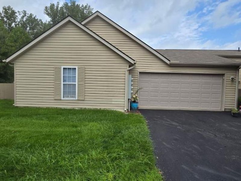 4279 Cobbleton Grove Circle, Unit 3, Canal Winchester, OH 43110 Photo 2