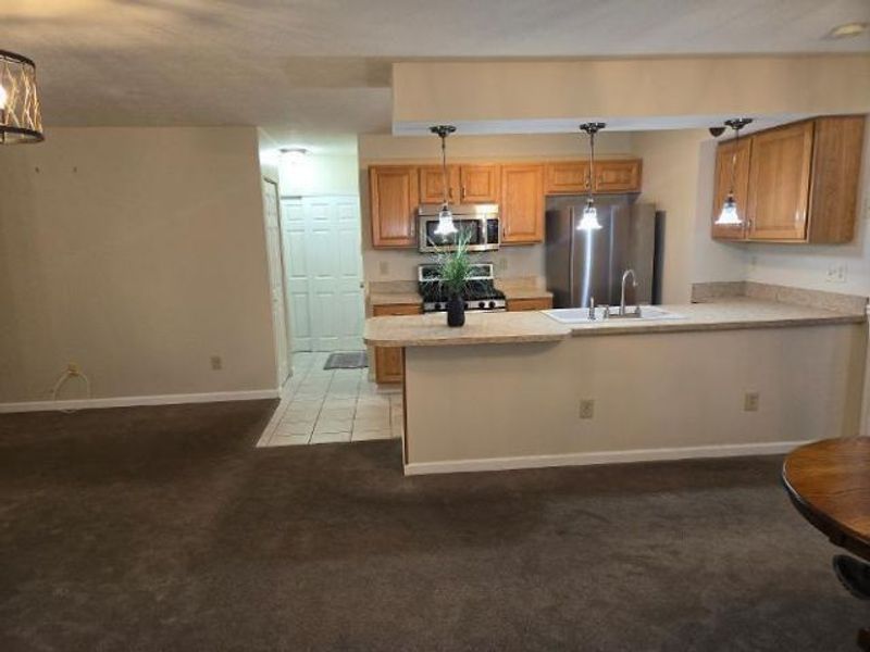 4279 Cobbleton Grove Circle, Unit 3, Canal Winchester, OH 43110 Photo 6