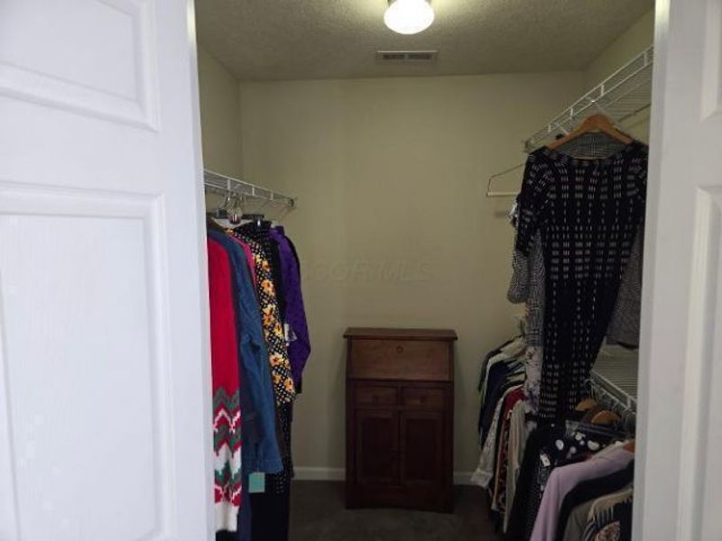 4279 Cobbleton Grove Circle, Unit 3, Canal Winchester, OH 43110 Photo 9