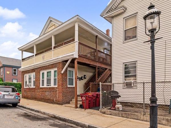5 Dublin St, Lowell, MA 01854