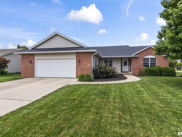 525 PLEASANT Court, Chatham, IL 62629